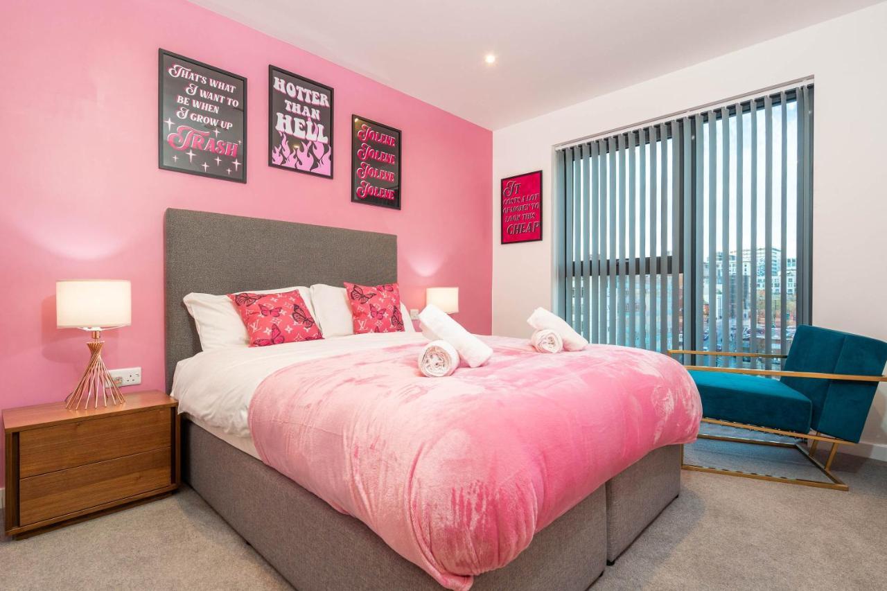 Maevela Apartments ☆ Pink Luxury Apartment With Balcony - Birmingham City Centre - 5 Min Walk From Bullring, Cube, Mailbox, New Street Station - Free Netflix & Wifi Zewnętrze zdjęcie