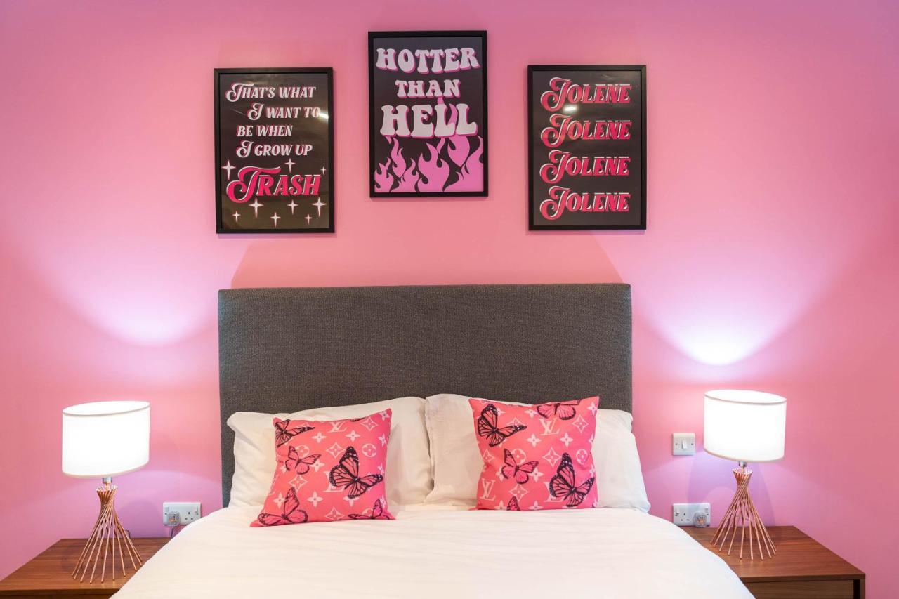 Maevela Apartments ☆ Pink Luxury Apartment With Balcony - Birmingham City Centre - 5 Min Walk From Bullring, Cube, Mailbox, New Street Station - Free Netflix & Wifi Zewnętrze zdjęcie